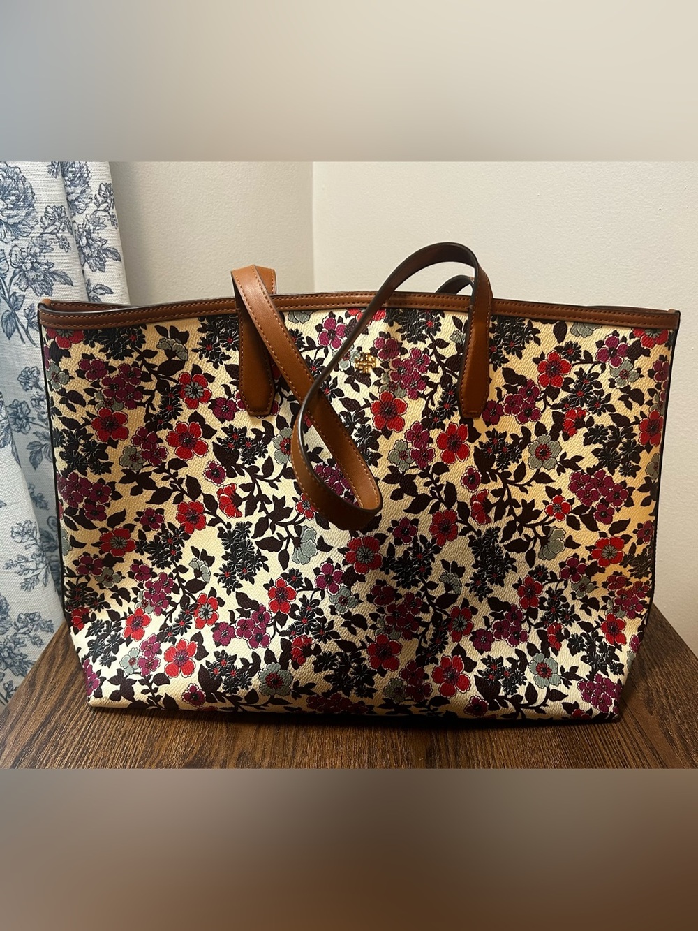 Tory Burch Kerrington Floral Large Tote - Cream Background W/ Botanical Print